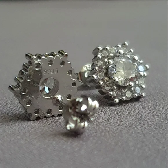 Pretty Hexagon Sparkling Earrings - Picture 2 of 3